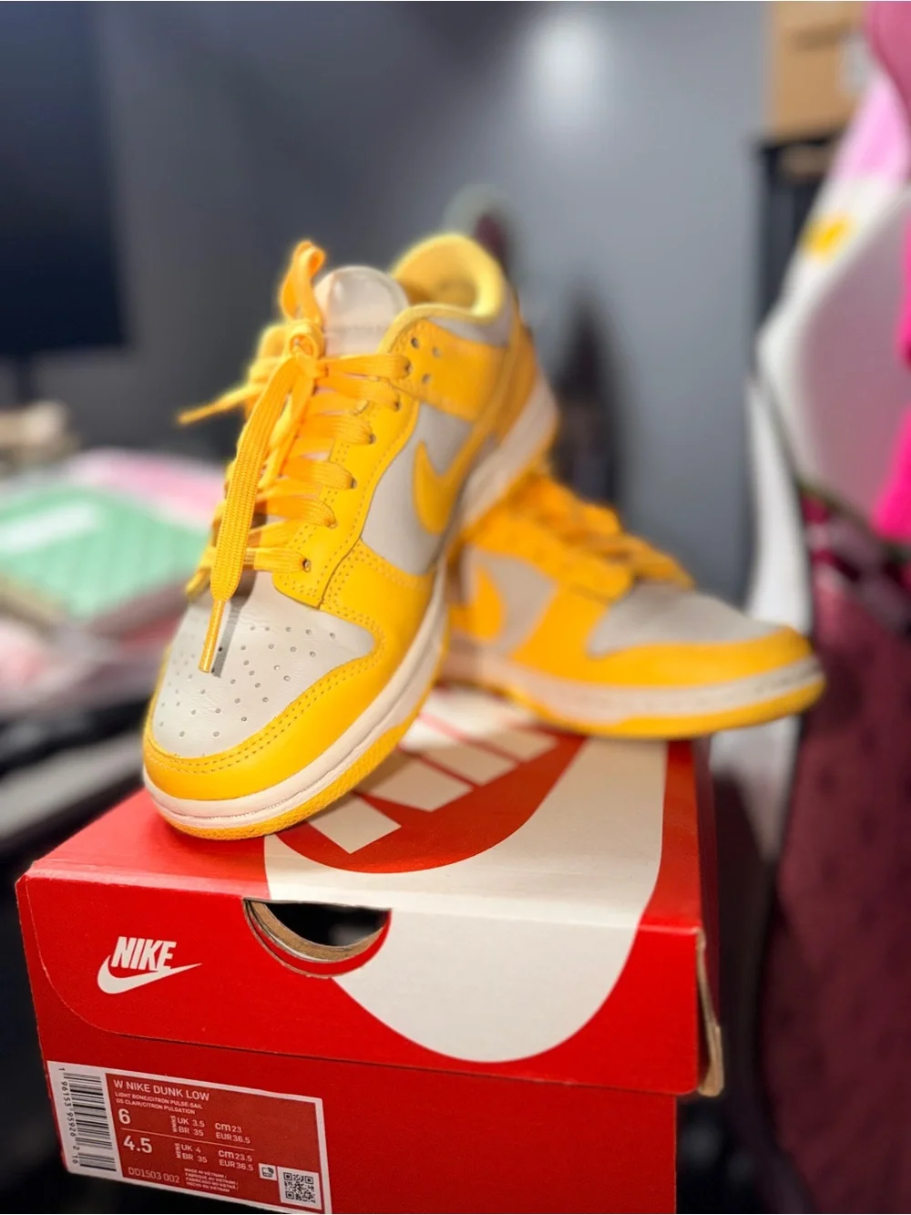 Nike women low